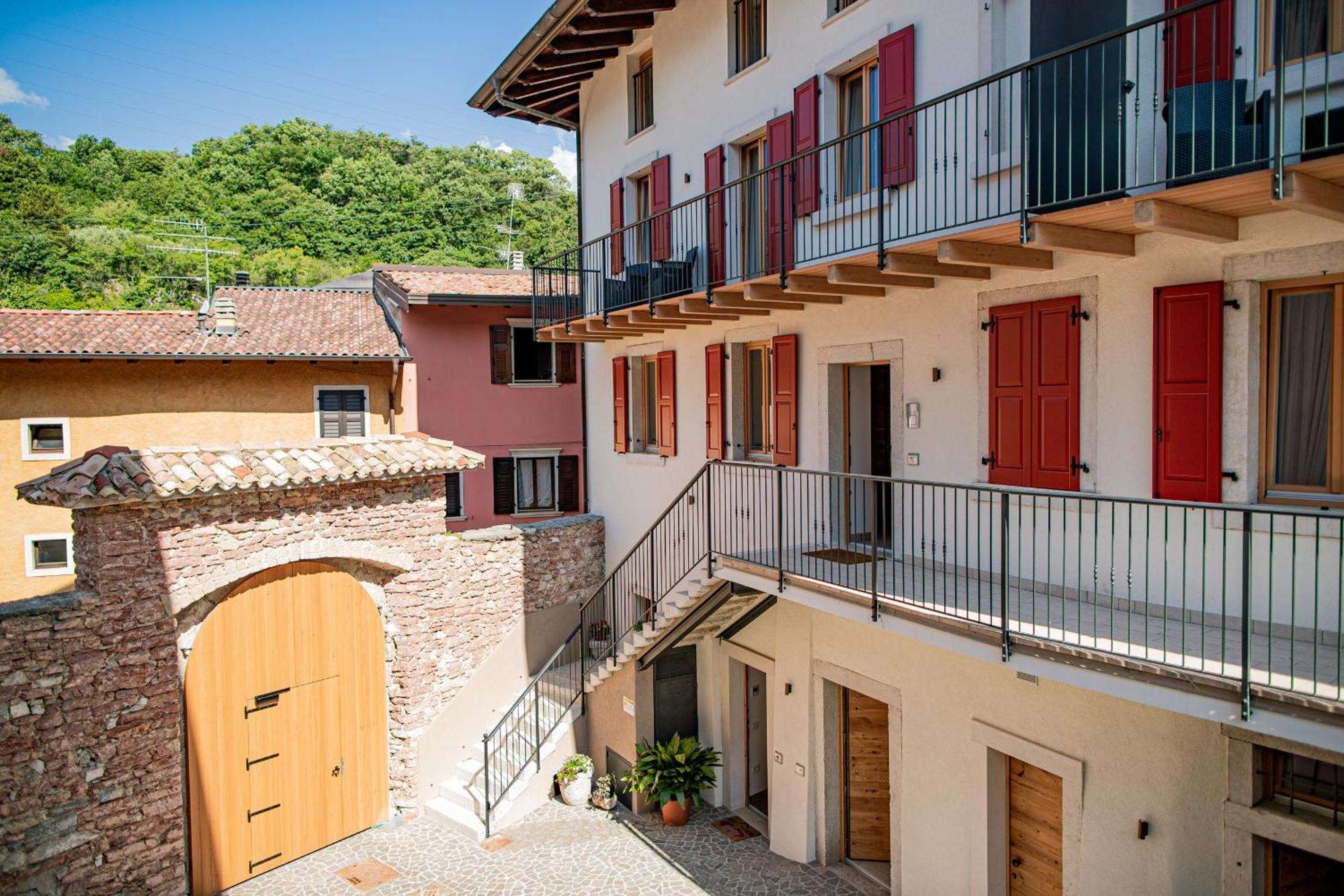 Garda Baldo Apartment *
